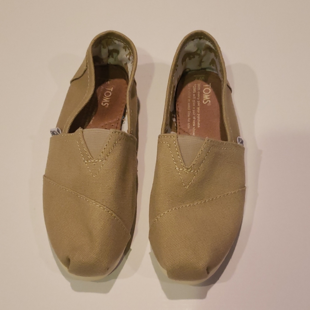 Tom's Slip-on Shoes, Slightly Used, 7M